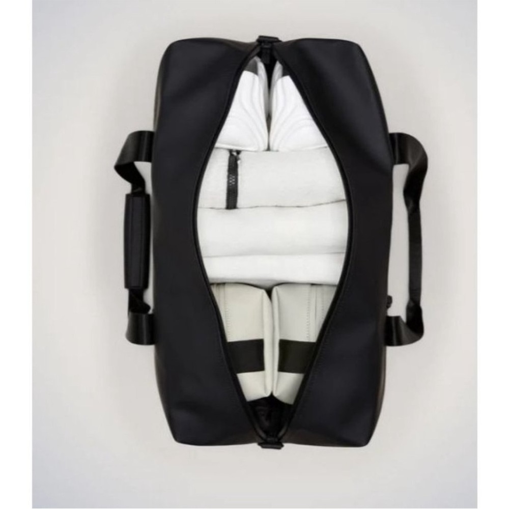 RAINS Trail Gym Bag 🖤 Black 🖤 water resistant 🖤 NWT - Picture 2 of 10